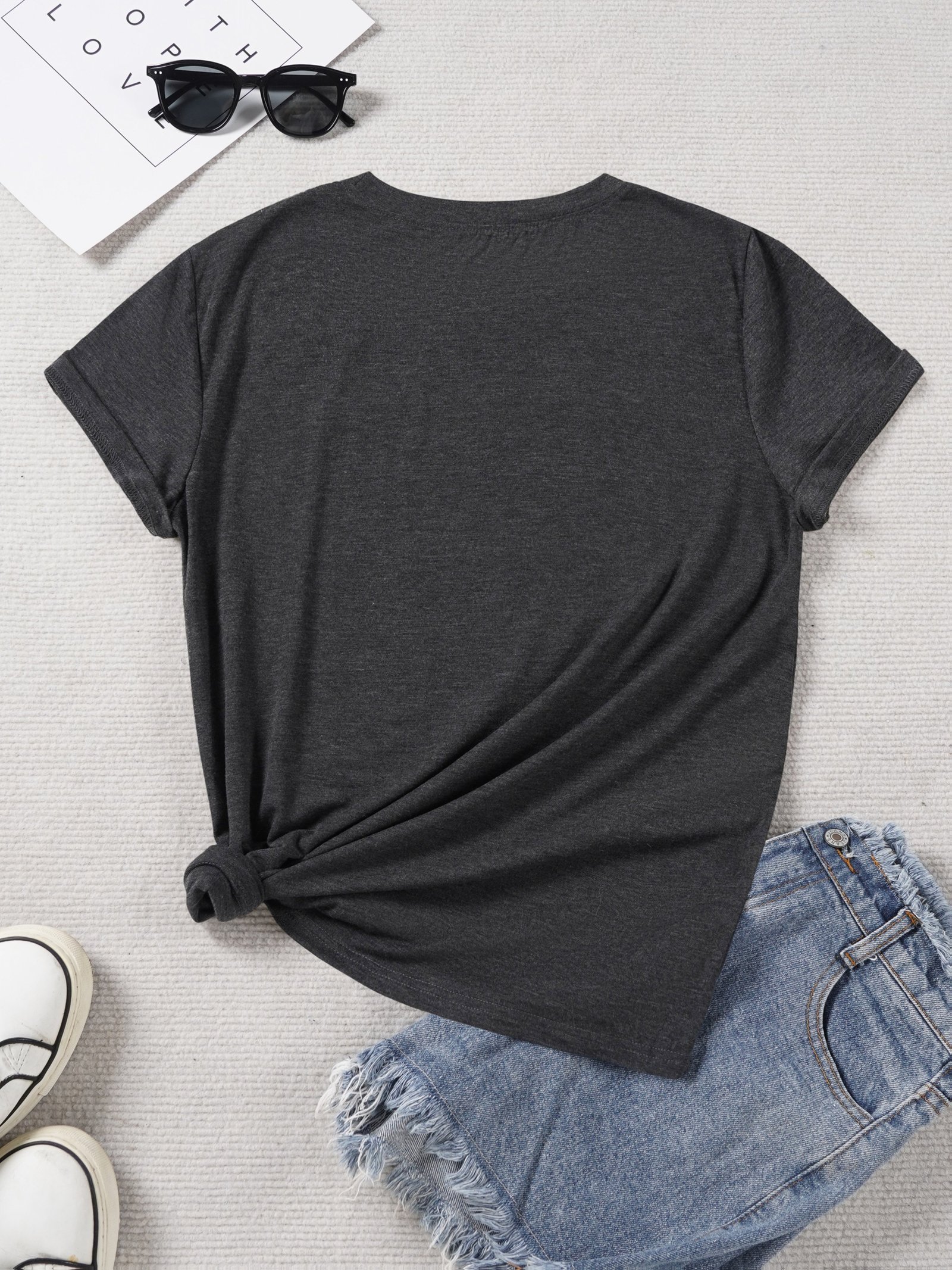 Camiseta de Manga Corta Bohemia Vintage con Estampado Espiritual de Luna Celestial y Sol Radiante, Cuello Redondo y Corte Regular, Ropa de Mujer para Primavera/Verano, Moda Casual para Exteriores, Tejido Ligero y Transpirable, Regalo Ideal para Hija, Hermana, Cumpleaños, Mejor Amiga, Madre, Familia - Imagen 2